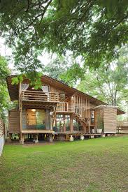 Achei Interessante A Estrutura Parece Ser Possivel Casar Nesta Estrutura Alguns Dos Elementos Que Pedim Tropical House Design Bamboo House Design Bamboo House