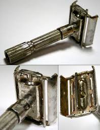 You want a strong force of water in order to remove the hair and cream from the razor blade. How To Buy And Restore Vintage Shaving Gear Vintage Shaving Traditional Shaving Vintage Razors