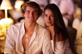 He was born to his parents, irina zvereva and alexander mikhailovich zvereva. Alexander Zverev Bio Age Net Worth Ranking Salary Career Dating Family Height Nationality