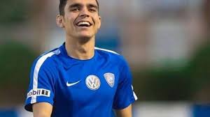 Ø±Ø¦ÙŠØ³ Ø§Ù„Ø²Ù…Ø§Ù„Ùƒ Ø§Ù„Ù…ØºØ±Ø¨ÙŠ Ø£Ø´Ø±Ù Ø¨Ù† Ø´Ø±Ù‚ÙŠ Ø±Ø³Ù…ÙŠ Ø§ ÙÙŠ Ø§Ù„Ù‚Ù„Ø¹Ø© Ø§Ù„Ø¨ÙŠØ¶Ø§Ø¡ Ù„Ù…Ø¯Ø© Ø«Ù„Ø§Ø« Ø³Ù†ÙˆØ§Øª