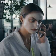 when you get the hot goss... who are you calling first? 👀