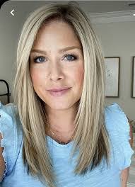 Renee Corrigan's Instagram, Twitter & Facebook