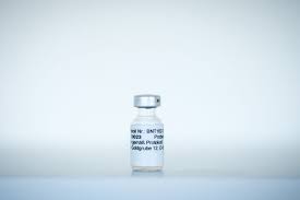 mis à jour le 17 mai 2021 à 11h23 le laboratoire français persévère et vante, dans un communiqué publié ce mardi. Sanofi Aidera Pfizer Biontech A Produire Leur Vaccin Anti Covid 19 En Allemagne