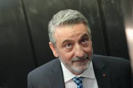 Encampment-clearing bill remains