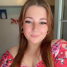 Which photo is a better option to use?