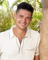 Frances Houser's Instagram, Twitter & Facebook