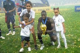 Marco verratti cavaliere omri (italian pronunciation: World Cup Winner Benjamin Mendy Says He Will Wear Medal Like A Second Skin For Years