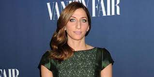 The show won two golden globe awards in 2014 including one for best television series. Chelsea Peretti Biography Husband Series Net Worth 2021