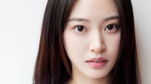 Son Ye-jin recalls Busan festival, cites tteokbokki and chicken breast diet 