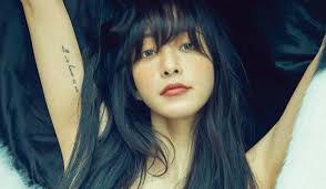 You don't have to pay thousands of dollars for a crush course in tattooing or. Sempat Bikin Heboh Tato Ular Han Ye Seul Ternyata Punya Makna Mendalam