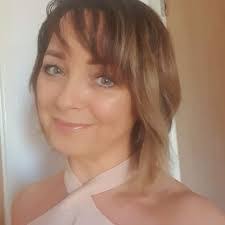 Loretta James's Instagram, Twitter & Facebook