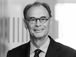 Former Israeli ambassador discusses conflict with Stratford lecture