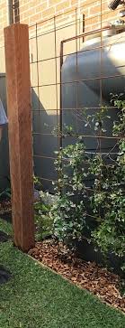 God Ide A Skjule Noe In 2020 Small Garden Design Garden Landscape Design Garden Design