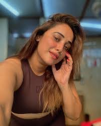 Rani Chatterjee's Instagram, Twitter & Facebook