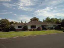 Since i too live in a ranch style house that needs an update, i'd love to see what you've done. Ranch Style House Wikipedia