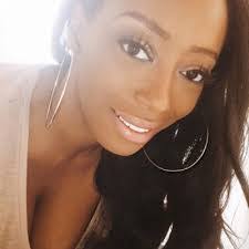 Iris Goode's Instagram, Twitter & Facebook