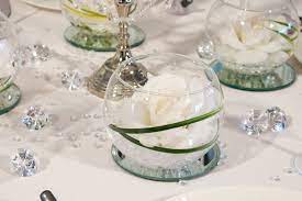 Danksagung diamantene hochzeit die feier ist gelungen und alle gehen glücklich und mit vielen wunderschönen erinnerungen nach hause. Pin Von Meine Hochzeitsdeko Auf Weiss Hochzeit Rosen Im Glas Diamantene Hochzeit Tischdekoration Hochzeit