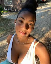 Evie Lynn van der Woude 🦒