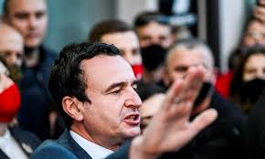 Kurti sulmon ulët gazetarët, i konsideron të manipuluar nga Beogradi