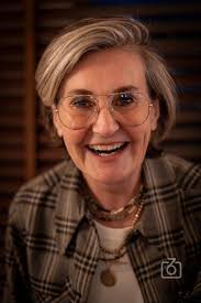 I photographed Caroline last year, working in Alison Tod's shop. She now  works in Coco Blush. Yesterday as I was sat in The Gaff Deli having a  coffee, I looked out into