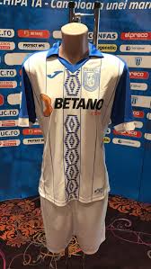 Get the latest universitatea craiova news, scores, stats, standings, rumors, and more from espn. Propusnato Igrae Kompyutrni Igri Priyatel Tricou Csu Craiova Staria Dobrich Com