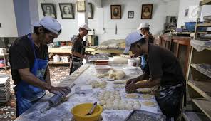 May 10, 2021 · 2. Foto Mengintip Produksi Roti Go Tertua Di Indonesia Bisnis Liputan6 Com