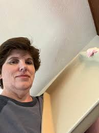 Guess the number of kisses in container?