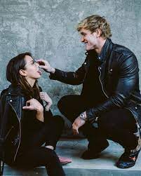 Pin On Chloe Bennet Logan Paul Chlogan