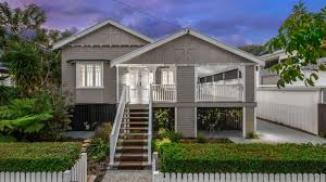 An open plan kitchen and living area was created in this queenslander. The Queenslander From 1920 1930 The Golden Age Of Timber
