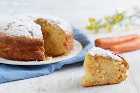 Da gustare a colazione accompagnata da un buon bicchiere di latte caldo o a fine pasto, per placare quella voglia di dolce che a volte ci prende, o come dolce spuntino da concedersi nelle giornate fredde ed uggiose insieme ad una buona tisana calda, questa torta di yogurt e carote. Torta Di Carote E Yogurt Dolce Soffice Elvira Dolci E Cucina