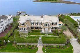 Tens of thousands of visitors come to the area during the warm summer months to enjoy the white sand beaches, the five. 170 Dune Rd Westhampton Beach Ny 11978 Realtor Com