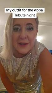 Estilo De Roupa Para Ir Em Um Tributo