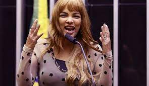 Flordelis responde a processo por quebra de decoro parlamentar, acusada de ser a mandante do assassinato do marido, o pastor anderson do carmo, em junho de 2019 na casa da família em niterói. Ministerio Publico Do Rio Pede Prisao Da Ex Deputada Flordelis