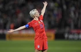 English public schools are credited with subsequently establishing the modern football codes, thus turning the mob riot into a sport in the 16th century. Frauen Wm 2019 Megan Rapinoe Geht Im Kampf Gegen Trump Jetzt Noch Weiter Watson