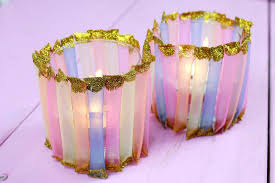 So macht ihr euch süße weihnachtsdekoration selbst. Bunte Diy Windlichter Aus Glasern Und Strohhalmen Basteln