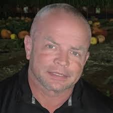 Kari Bonner's Instagram, Twitter & Facebook