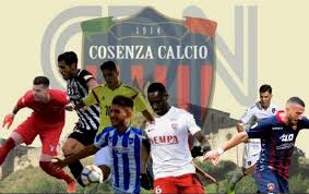 Il 13 giugno è stata ingaggiato come nuovo direttore sportivo l'ex lecce e virtus francavilla stefano trinchera con un contratto di due anni, a partire dal 1º luglio 2017. Cosenza Scatenato Cinque Pedine In Piu Ceduti Moreo E Litteri Calabria Diretta News