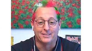 Vídeo: Após perder aposta, Benjamin Back pinta cabelo com as cores do  Fluminense