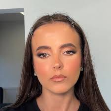 Robyn McGuire Make-Up Artist