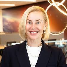 Roslyn Austin's Instagram, Twitter & Facebook