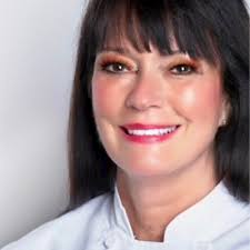 Wow! We really enjoyed making this continuous pouring Sloe gin fizz cake  for Amy and Tim's wedding at the Blakelands Country House. Everything you  can see you can eat (except the shakers,