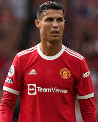 Christiano ronaldo ist ein portugiesischer fußballspieler und mehrfacher weltfußballer des jahres. Cristiano Ronaldo