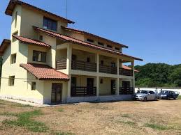 Despre casa cornel vama veche. Exclusiv Top 5 Cei Mai AvuÈ›i Rockeri Din Romania Libertatea