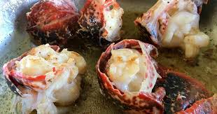 Medaillons De Langouste Tropicale Sautes Au Beurre Moussant Recette Medaillons De Langouste Recette Par Chef Simon Recettes De Cuisine Recette Filet Mignon Langouste