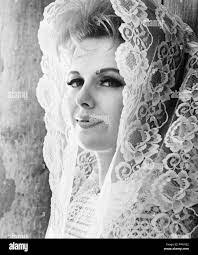 Katie Hage's Instagram, Twitter & Facebook