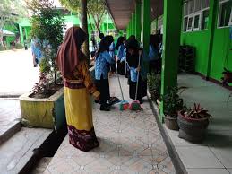Temukan pin ini dan lainnya di art oleh jhua dinindra. Guru Petugas Piket Emban Tanggung Jawab Kebersihan Kelas