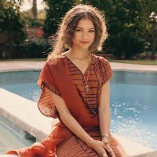 Claire On Instagram Zendaya Style Zendaya Outfits Zendaya Hair