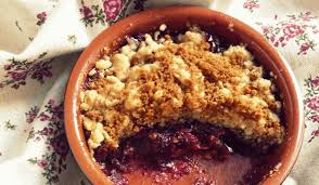 Decouvrez Une Tres Tres Bonne Recette De Crumble Loin Du Classique Aux Pommes Decouvrez Une Recette Plus Etonnan Crumble Aux Prunes Recette Crumble Crumble