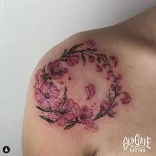 Volata via troppo presto proprio come i petali del fiore di pesco. Tatuaggi Floreali Dove Farli Old Gate Tattoo Roma