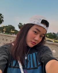 Nửa cuộc đời về sau, hãy là một người đơn giản, ít dây dưa với người khác,  ngắm thiên nhiên nhiều hơn, nhìn thế giới trên đường, tìm chính mình trên  đường